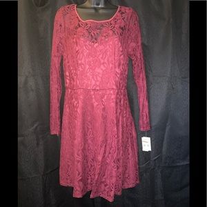 Lace burgundy dress🌸